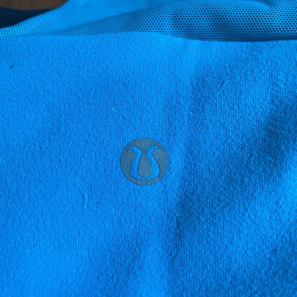 Lululemon scoop neck tank in blue with black trim racer back - Picture 3 of 3